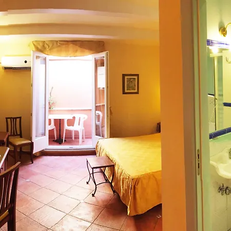 Mediterraneo Hotel 3*