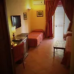 Ξενοδοχείο Mediterraneo 3*