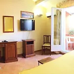 Ξενοδοχείο Mediterraneo 3*