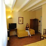 Ξενοδοχείο Mediterraneo 3*