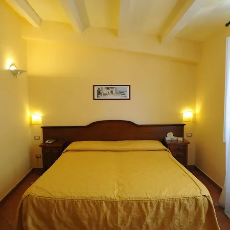 Hotel Mediterraneo Syrakuzy